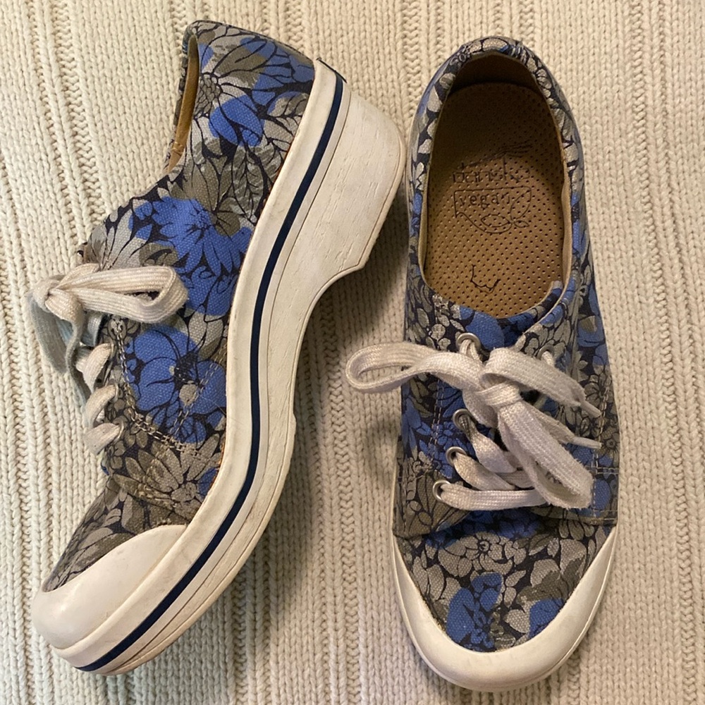 Dansko- Vegan Veda Blue Hawaiian Canvas Shoes 37